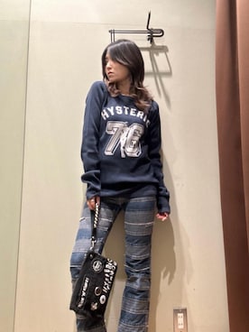 「アイテム（クラッチバッグ）」を使った、NANAMIさん（レディース・160cm）の冬コーディネート