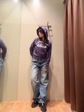 「アイテム（パーカー、パープル系）」を使った、NANAMIさん（レディース・160cm）の冬コーディネート