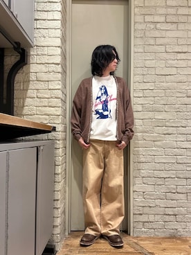 「アイテム（カーディガン/ボレロ、ブラウン系）」を使った、Mitsuさん（メンズ・170cm）の冬コーディネート