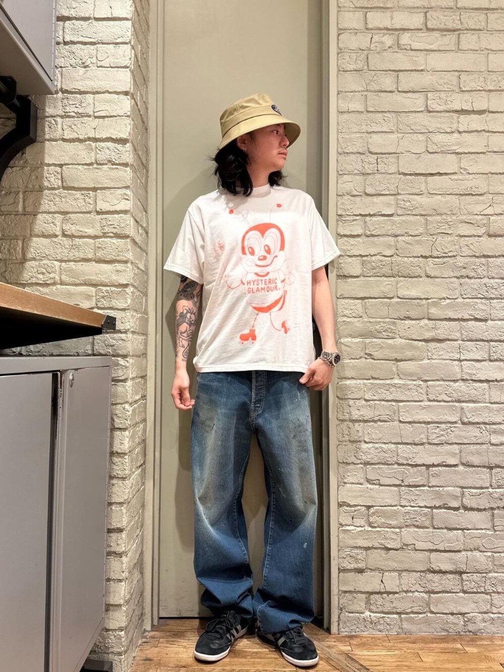 HYSTERIC GLAMOUR（ヒステリックグラマー）の「HYS BEE Tシャツ