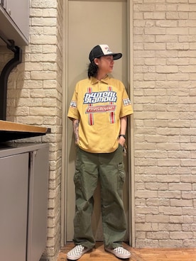 「HYSTERIC GLAMOUR（ヒステリックグラマー）の6ポケットカーゴパンツ（カーゴパンツ、グリーン系）」を使った、Mitsuさん（メンズ・170cm）の春コーディネート