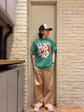 「HYSTERIC GLAMOUR（ヒステリックグラマー）のワイドチノパンツ（その他パンツ、ベージュ系）」を使った、Mitsuさん（メンズ・170cm）の春コーディネート