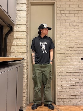「HYSTERIC GLAMOUR（ヒステリックグラマー）の6ポケットカーゴパンツ（カーゴパンツ、グリーン系）」を使った、Mitsuさん（メンズ・170cm）の夏コーディネート