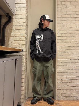 「HYSTERIC GLAMOUR（ヒステリックグラマー）の6ポケットカーゴパンツ（カーゴパンツ、グリーン系）」を使った、Mitsuさん（メンズ・170cm）の夏コーディネート