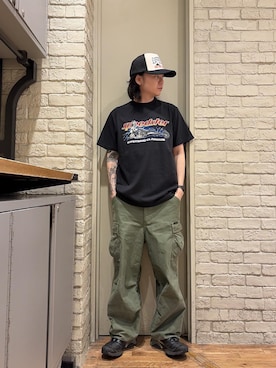 「HYSTERIC GLAMOUR（ヒステリックグラマー）の6ポケットカーゴパンツ（カーゴパンツ、グリーン系）」を使った、Mitsuさん（メンズ・170cm）の夏コーディネート