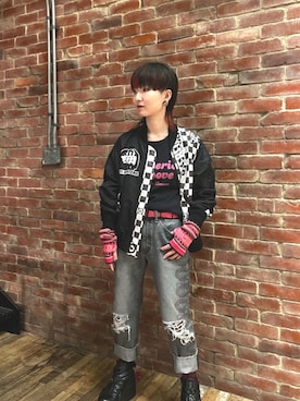 「HYSTERIC GLAMOUR（ヒステリックグラマー）のSNAKE LOOP 8分丈クラッシュデニムパンツ（デニムパンツ）」を使った、AMさん（レディース・151cm）の秋コーディネート