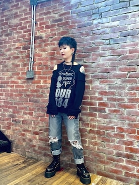 「HYSTERIC GLAMOUR（ヒステリックグラマー）のSNAKE LOOP 8分丈クラッシュデニムパンツ（デニムパンツ）」を使った、AMさん（レディース・151cm）の冬コーディネート