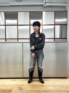 「HYSTERIC GLAMOUR（ヒステリックグラマー）のSNAKE LOOP 8分丈クラッシュデニムパンツ（デニムパンツ）」を使った、AMさん（レディース・151cm）の夏コーディネート