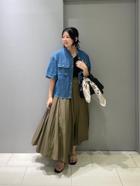「デニムシャツ」｜「アイテム（財布/小物）」を使った、Shioさん（レディース・161cm）の夏コーディネート