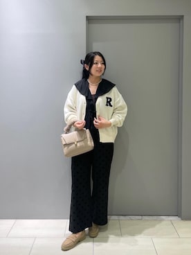 「アイテム（シュシュ）」を使った、Shioさん（レディース・161cm）の秋コーディネート