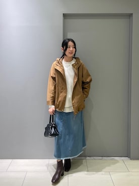 「アイテム（デニムスカート）」を使った、Shioさん（レディース・161cm）の秋コーディネート
