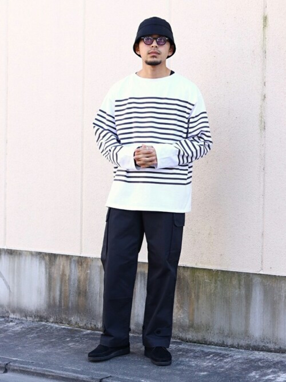 「パンツ、カーゴパンツ、PORT BY ARK、ポートバイアーク、アークネッツ、ARKnets」｜「PORT BY ARKのPORT BY ARK / ポートバイアーク：M-47 Miritary Trousers：PO10-P001[COR]（カーゴパンツ、ブラック系）」を使った、ARKnets STAFFさん（メンズ・173cm）の春コーディネートの1枚目の写真