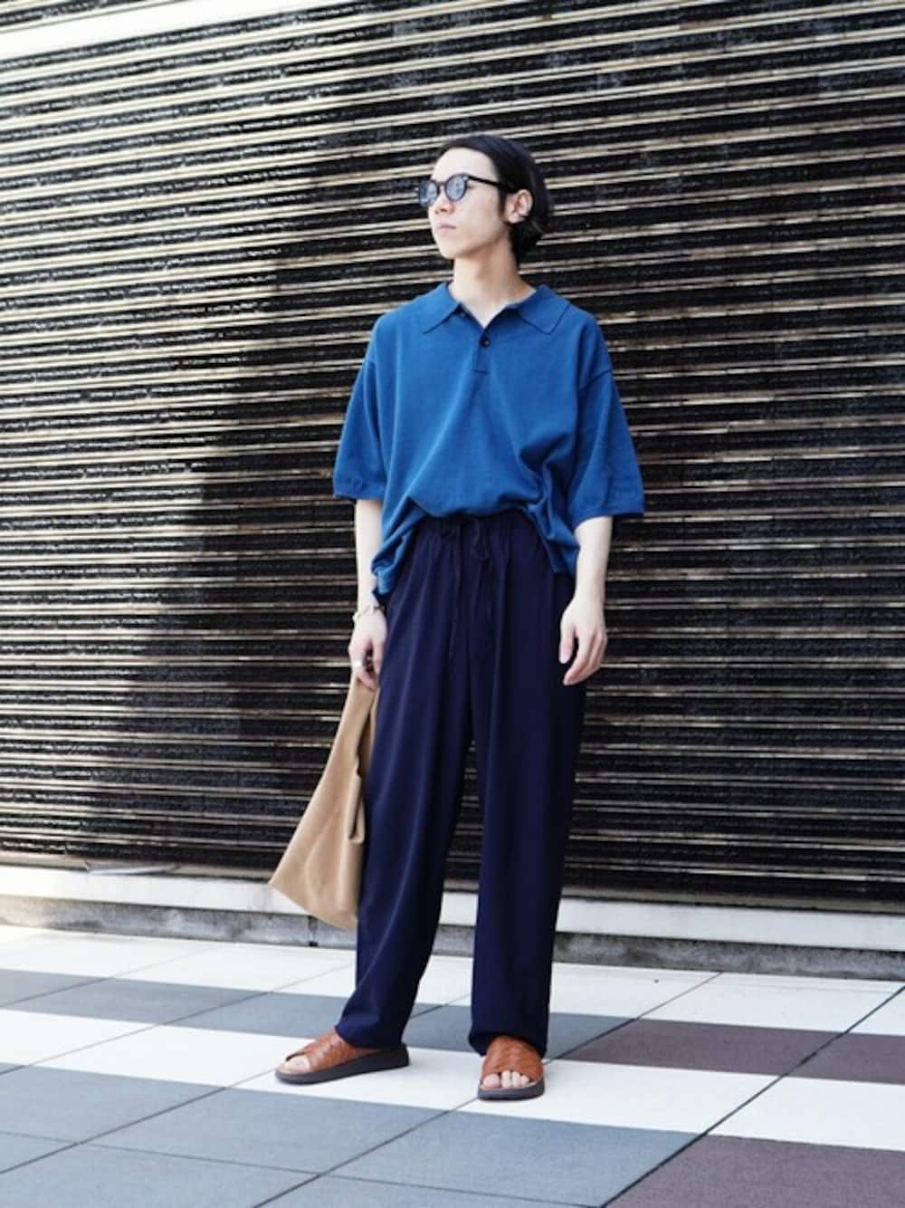 「ポロシャツ、夏コーデ、ポロ、marka、MARIA RUDMAN、MALIBU SANDALS、BALLAST ARK」｜「BALLAST ARKのBALLAST ARK / バラストアーク：KNIT POLO：BA05-K005[AST]（ポロシャツ、ブルー系）」を使った、ARKnets STAFFさん（メンズ・174cm）の春コーディネートの1枚目の写真