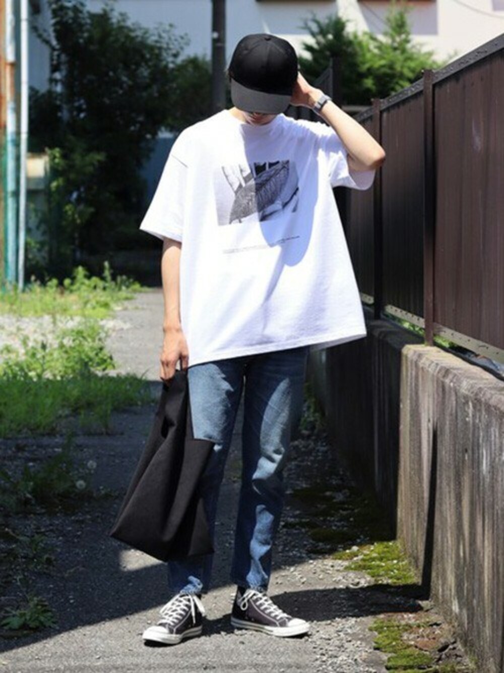 「デニム、休日スタイル、春夏コーデ、Tシャツ×デニム、フラッグスポーツ、FLAG SPORT、アークネッツ、ARKnets」｜「FLAG SPORTのFLAG SPORT / フラッグスポーツ(WAREHOUSE / ウェアハウス)：LOT. FS005：FS005[STD]（デニムパンツ、ブルー系）」を使った、ARKnets STAFFさん（メンズ・181cm）の春コーディネートの1枚目の写真