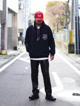 「WP（ダブリューピー）のアイテム（パーカー）」を使った、ARKnets STAFFさん（メンズ・180cm）の夏コーディネート