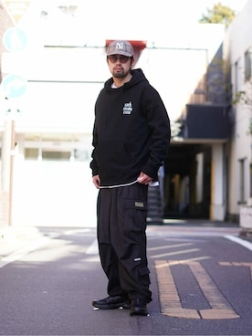 「WP（ダブリューピー）のアイテム（パーカー）」を使った、ARKnets STAFFさん（メンズ・180cm）の夏コーディネート