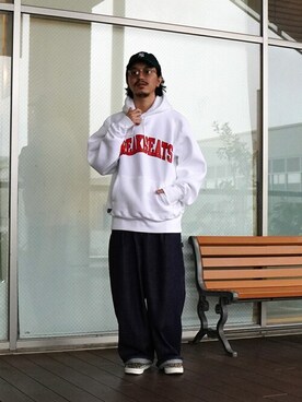 「WP（ダブリューピー）のアイテム（パーカー）」を使った、ARKnets STAFFさん（メンズ・170cm）の夏コーディネート