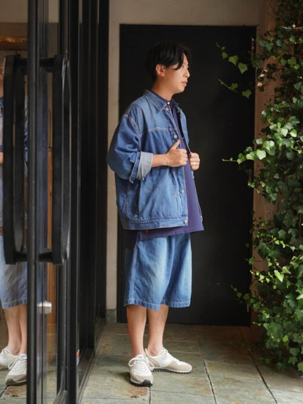 「スニーカー、デニム、セットアップ、カジュアル、デニムジャケット、gold、ハーフパンツ、ポロシャツ、Polo Ralph Lauren、SPALWART」｜「GOLDのGOLD / ゴールド：10oz. COTTON / LINEN DENIM JACKET：21B-GL14929H[MUS]（デニムジャケット、ブルー系）」を使った、ARKnets STAFFさん（メンズ・170cm）の夏コーディネートの1枚目の写真