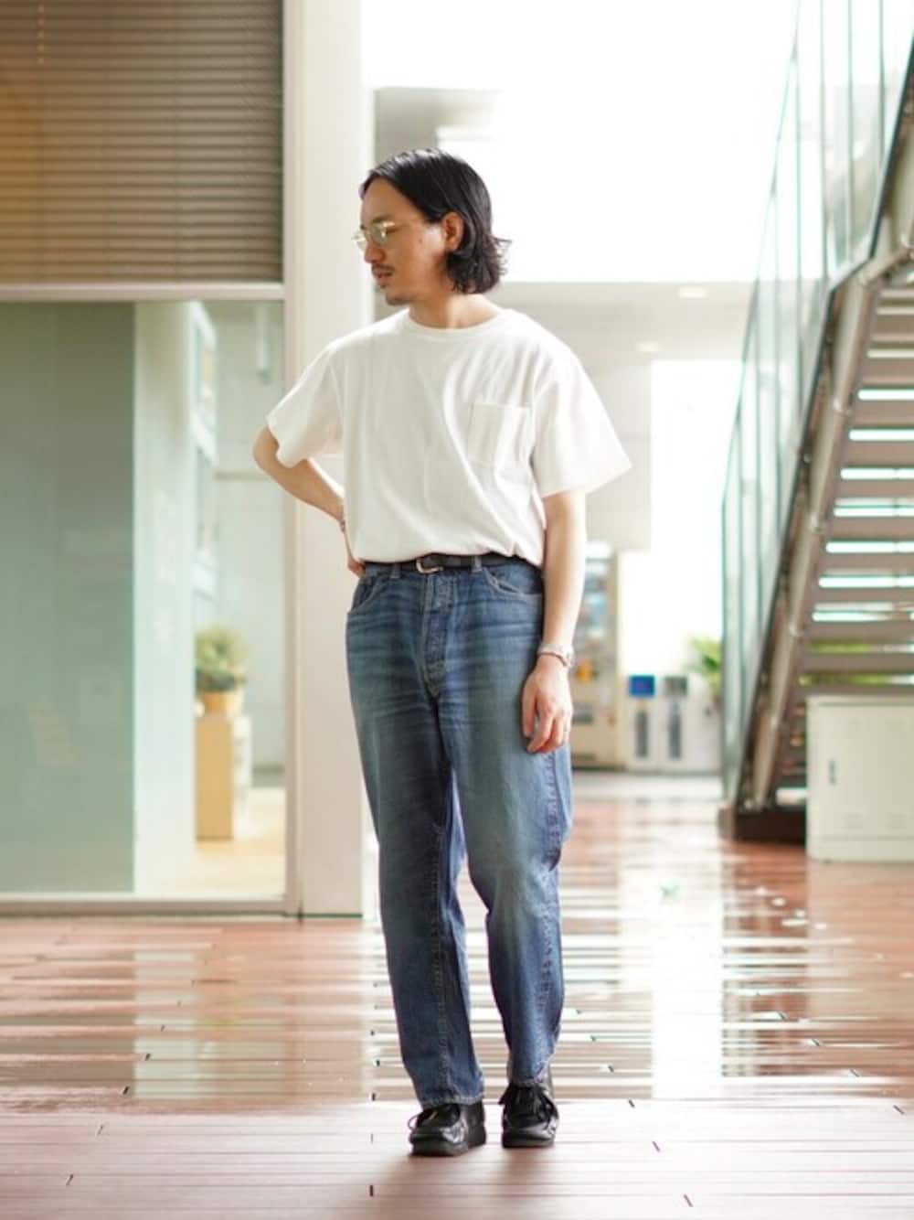 「古着、デニム、サングラス、ヴィンテージ、デニムパンツ、ポケットＴシャツ、白Tシャツ、フラッグスポーツ、FLAG SPORT」｜「FLAG SPORTのFLAG SPORT / フラッグスポーツ：Lot.FS007：FS007[STD]（デニムパンツ、ブルー系）」を使った、ARKnets STAFFさん（メンズ・175cm）の夏コーディネートの1枚目の写真