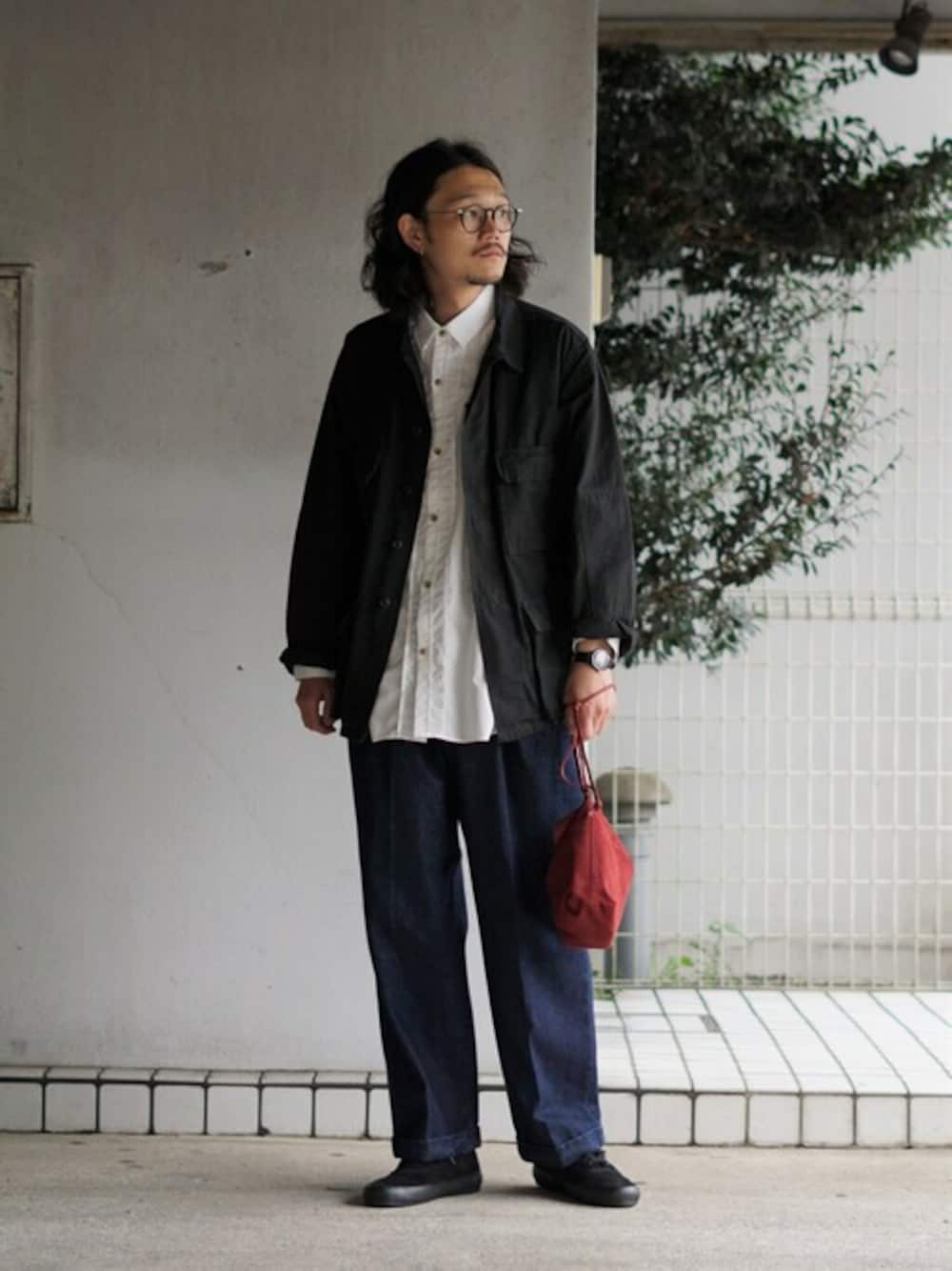 「スニーカー、orslow、長袖シャツ、ミリタリージャケット、デニムパンツ、ワークジャケット、BALLAST ARK」｜「orSlowのOrslow / オアスロウ：【ONLY ARK】別注 B.D.U JACKET：ONLYARK-0-1010[STD]（ミリタリージャケット、ブラック系）」を使った、ARKnets STAFFさん（メンズ・178cm）の秋コーディネートの1枚目の写真