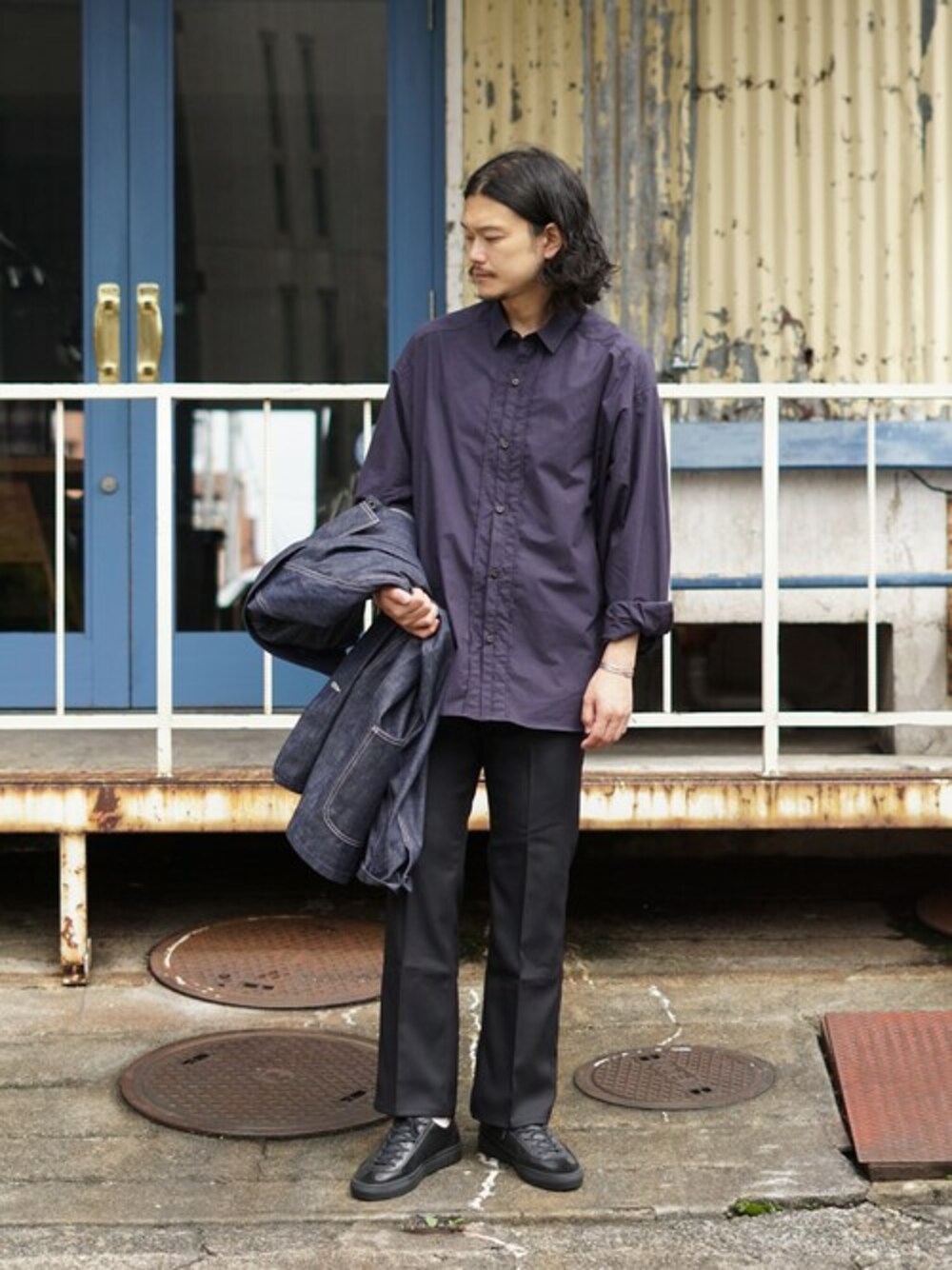 「デニムジャケット、Wrangler、payday、REPRODUCTION OF FOUND、BALLAST ARK、VINTAGE TIFFANY」｜「BALLAST ARKのBALLAST ARK / バラストアーク：DRESS SHIRTS：BA06-SH002[AST]（シャツ/ブラウス、ブルー系）」を使った、ARKnets STAFFさん（メンズ・178cm）の秋コーディネートの1枚目の写真