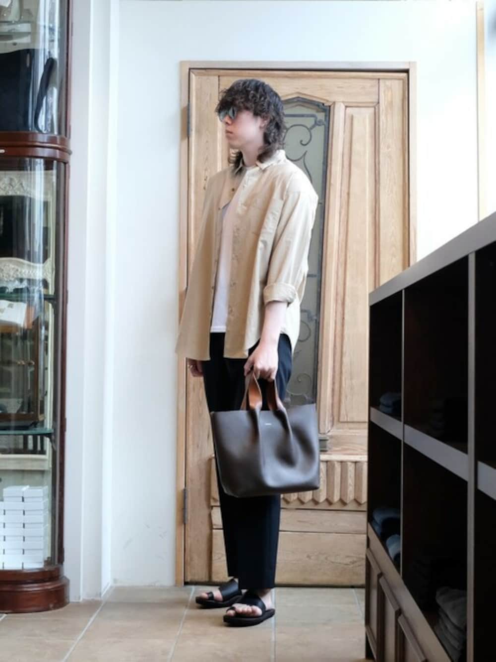 「トップス、長袖シャツ、シャツスタイル、オーバーサイズシャツ、PORT BY ARK、ポートバイアーク、アークネッツ、ARKnets」｜「PORT BY ARKのPORT BY ARK / ポートバイアーク：Regular Collar Shirt：PO11-SH001[COR]（シャツ/ブラウス、ベージュ系）」を使った、ARKnets STAFFさん（メンズ・190cm）の秋コーディネートの1枚目の写真