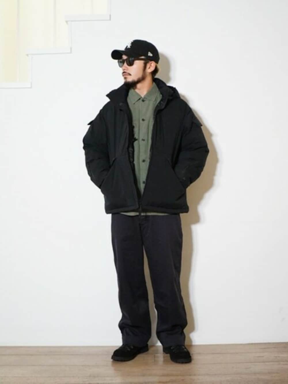「ブーツ、キャップ、サングラス、ミリタリーシャツ、Danner、パディングジャケット、CIOTA、DAIWA PIER39、REMI RELIEF NAVY LABEL」｜「DannerのDanner / ダナー：【ONLY ARK】別注 Mountain boots：ONLYARK-0-5007[STD]（ブーツ、ブラック系）」を使った、ARKnets STAFFさん（メンズ・178cm）の秋コーディネートの1枚目の写真