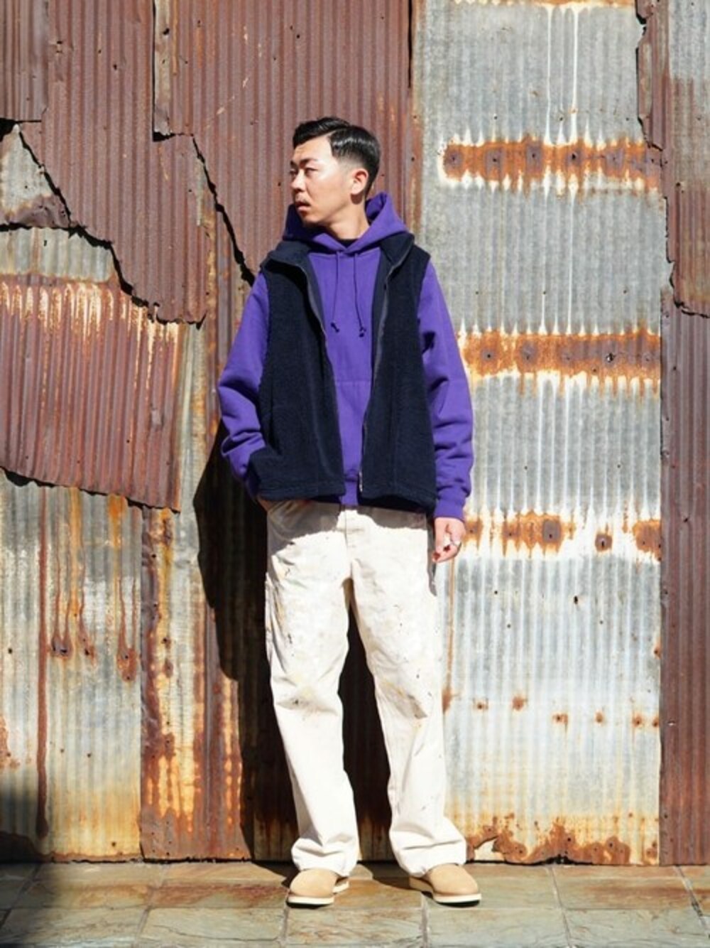 「パーカー、ベスト、orslow、ENGINEERED GARMENTS、RED WING、フーディー、ONLY ARK」｜「orSlowのOrslow / オアスロウ：【ONLY ARK】別注 REVERSE WEAVE HEAVY WEIGHT VINTAGE HOODIE：ONLYARK-0-2015[STD]（パーカー、パープル系）」を使った、ARKnets STAFFさん（メンズ・178cm）の秋コーディネートの1枚目の写真