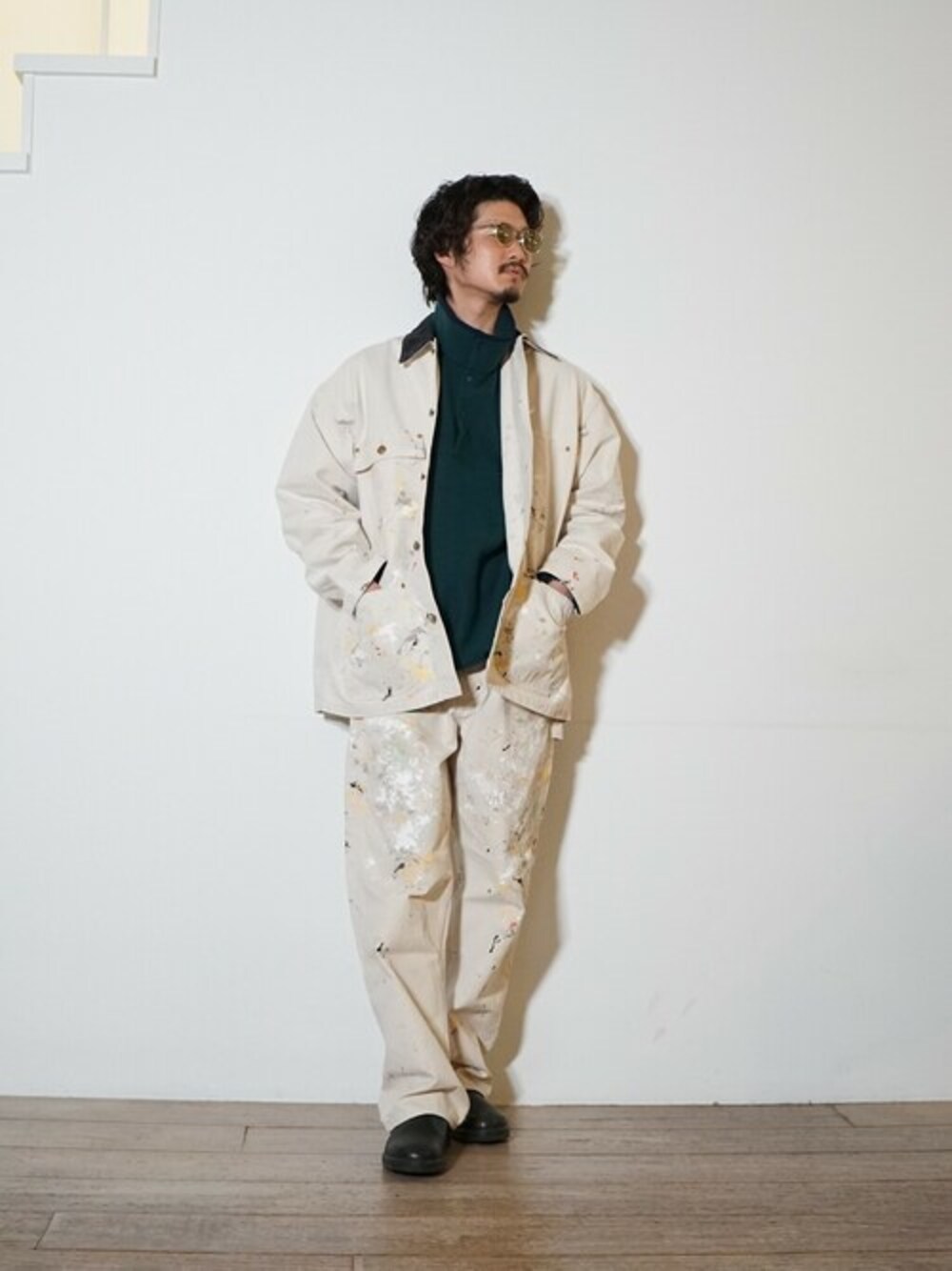 「orslow、フリース、ミリタリージャケット、ミリタリーパンツ、STANDARD CALIFORNIA、descendant、XOLO JEWELRY」｜「orSlowのOrslow / オアスロウ：【ONLY ARK】別注 LOOSE FIT OXFORD COVERALL：ONLYARK-0-1021[STD]（ブルゾン、ホワイト系）」を使った、ARKnets STAFFさん（メンズ・175cm）の冬コーディネートの1枚目の写真