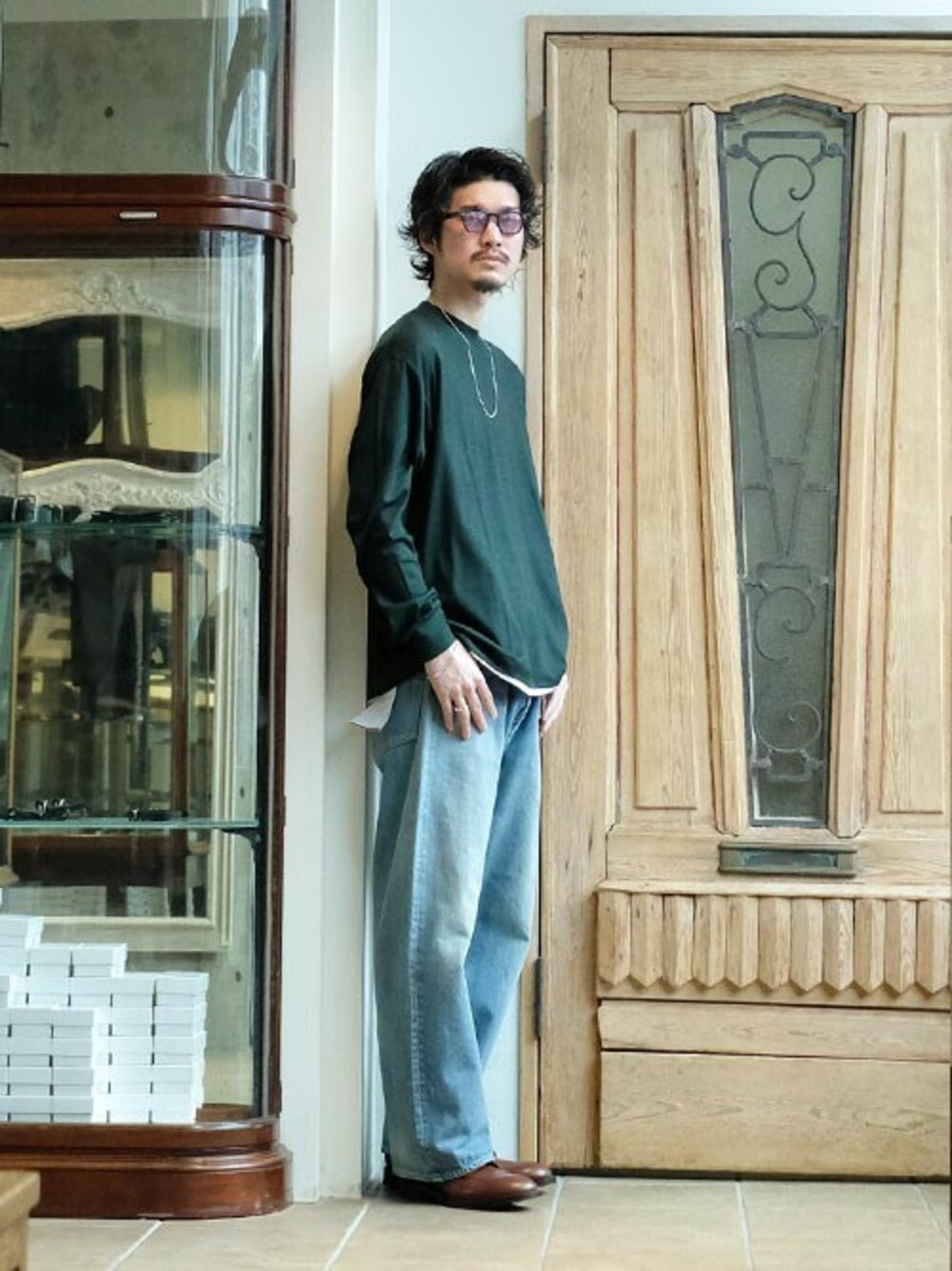 「大人カジュアル、休日スタイル、春服、シンプルコーデ、PORT BY ARK、ポートバイアーク、ARKnets、春服みてみて」｜「PORT BY ARKのPORT BY ARK / ポートバイアーク：Wool LS T-shirt：PO13-T001[COR]（Tシャツ/カットソー、グリーン系）」を使った、ARKnets STAFFさん（メンズ・175cm）の春コーディネートの1枚目の写真