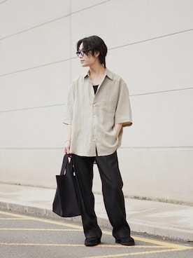 「ポートバイアーク」｜「アイテム（スラックス）」を使った、ARKnets STAFFさん（メンズ・171cm）の春コーディネート