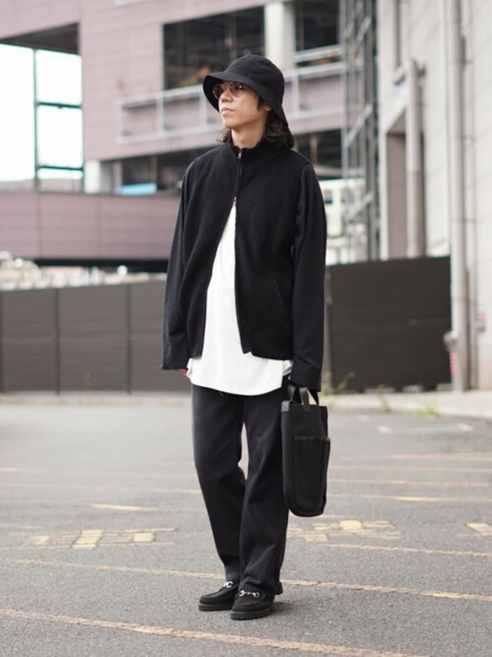 「G.H.BASS、marka、LAVER、PORT BY ARK、BALLAST ARK」｜「BALLAST ARKのBALLAST ARK / バラストアーク：WOOL DRIVERS VEST：BA08-V001[AST]（ベスト、ブラック系）」を使った、ARKnets STAFFさん（メンズ・174cm）の秋コーディネートの1枚目の写真