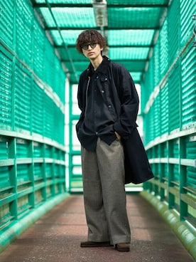 「ポートバイアーク」｜「アイテム（スラックス）」を使った、ARKnets STAFFさん（メンズ・181cm）の秋コーディネート