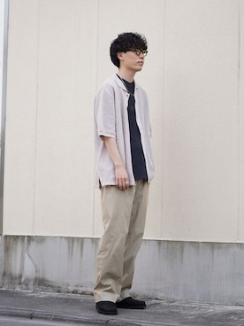「ポートバイアーク」｜「アイテム（スラックス）」を使った、ARKnets STAFFさん（メンズ・176cm）の春コーディネート