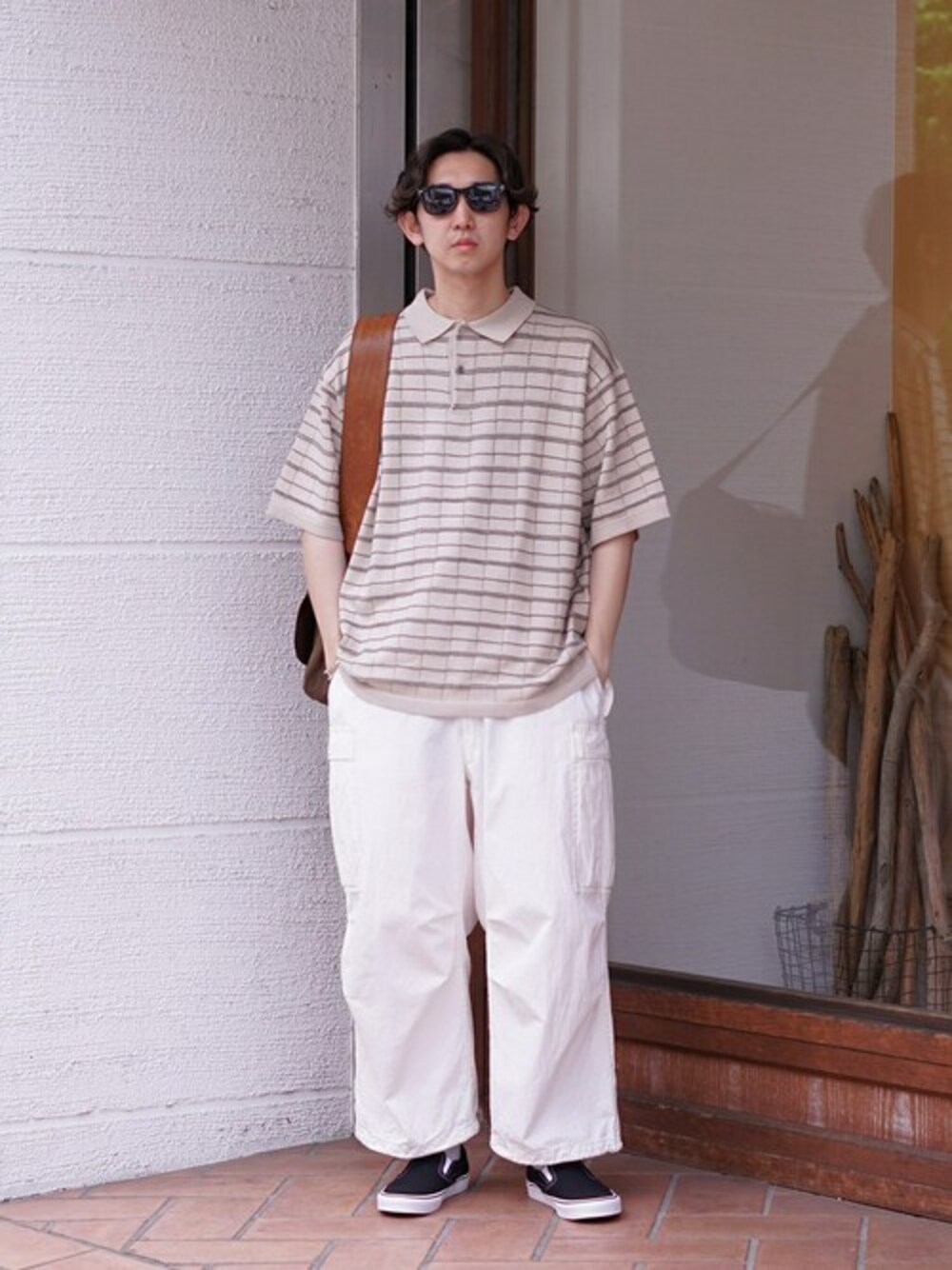 「カーゴパンツ、スリッポン、ポロシャツ、STANDARD CALIFORNIA、BALLAST ARK、REMI RELIEF NAVY LABEL、VANS CLASSICS、XOLO JEWELRY」｜「BALLAST ARKのBALLAST ARK / バラストアーク：CROCHET POLO：BA07-K003[AST]（ポロシャツ、ベージュ系）」を使った、ARKnets STAFFさん（メンズ・179cm）の夏コーディネートの1枚目の写真