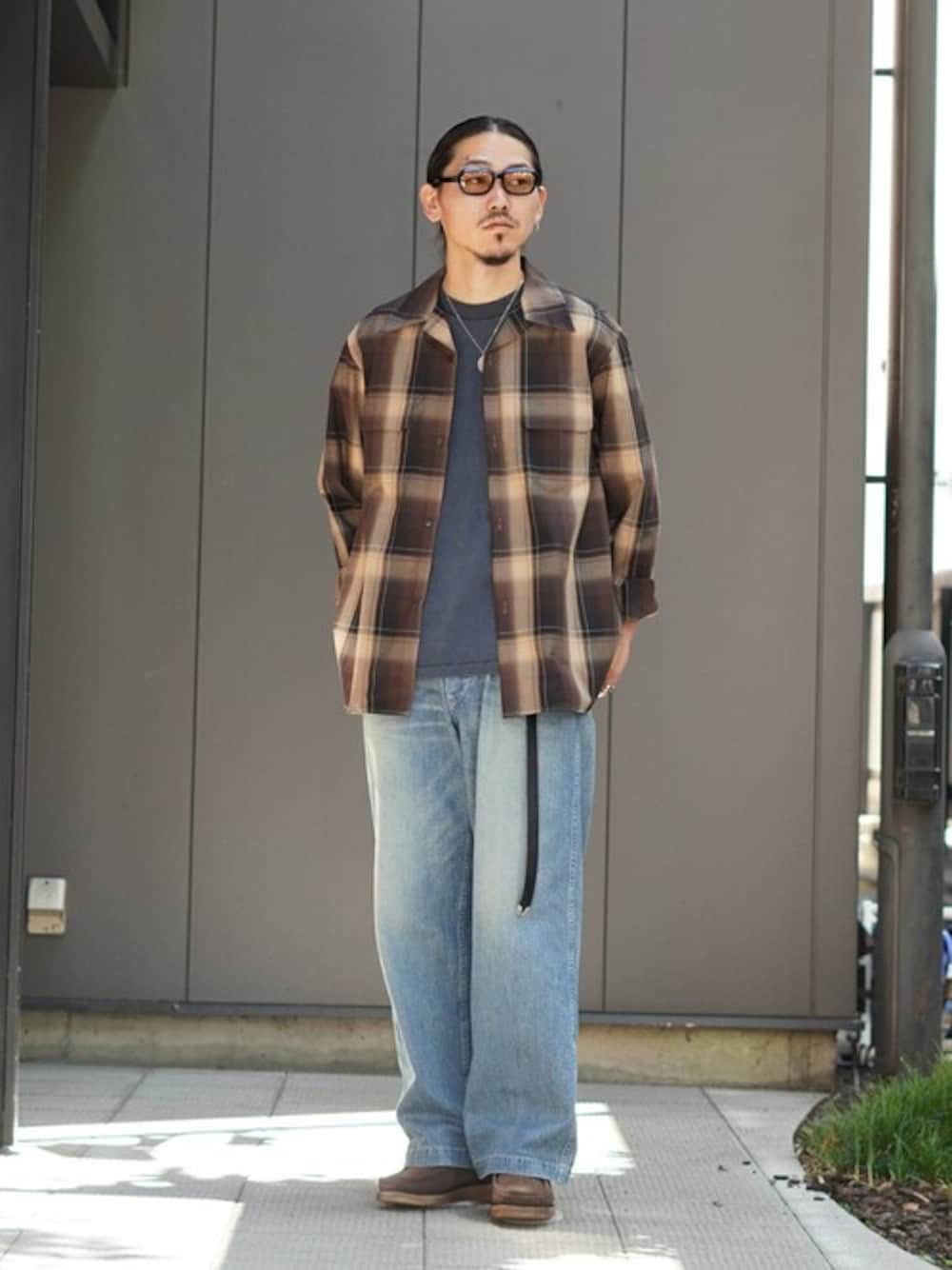 「デニム、レイヤードスタイル、休日スタイル、お出かけコーデ、きれいめカジュアル、シンプルコーデ、marka、マーカ」｜「markaのmarka / マーカ：U.S.ARMY DENIM PANTS - organic cotton 10oz denim -：M24C-03PT01C[COR]（デニムパンツ、ブルー系）」を使った、ARKnets STAFFさん（メンズ・175cm）の夏コーディネートの1枚目の写真