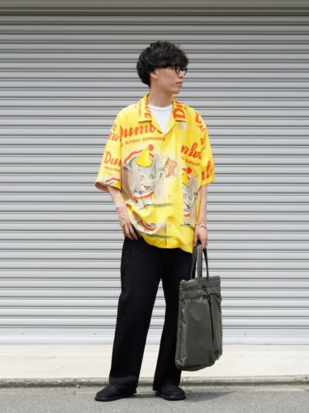 「デニム、レイヤードスタイル、休日スタイル、お出かけコーデ、シンプルコーデ、marka、マーカ」｜「markaのmarka / マーカ：RELAX STRAIGHT FIT JEANS - black -：M24C-07PT12C[COR]（デニムパンツ、ブラック系）」を使った、ARKnets STAFFさん（メンズ・176cm）の夏コーディネートの1枚目の写真