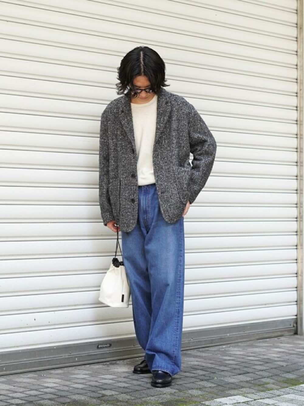 「カットソー、テーラードジャケット、orslow、デニムパンツ、シンプルコーデ、G.H.BASS、BALLAST ARK、バラストアーク、REMI RELIEF NAVY LABEL」｜「BALLAST ARKのBALLAST ARK / バラストアーク：WOOL LOOP YARN TWEED JACKET：BA10-J001[AST]（テーラードジャケット、ブラック系）」を使った、ARKnets STAFFさん（メンズ・176cm）の秋コーディネートの1枚目の写真