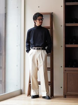 「ポートバイアーク」｜「アイテム（スラックス）」を使った、ARKnets STAFFさん（メンズ・175cm）の秋コーディネート
