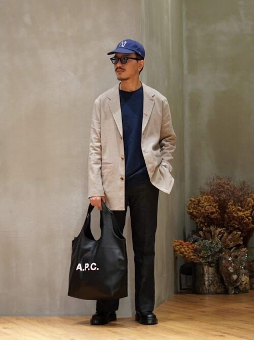 「ベージュ、PORT BY ARK、ポートバイアーク」｜「PORT BY ARKのPORT BY ARK / ポートバイアーク：Linen Wool Gabardine Jacket：PO17-J001[COR]（テーラードジャケット、ベージュ系）」を使った、ARKnets STAFFさん（メンズ・175cm）の春コーディネートの1枚目の写真