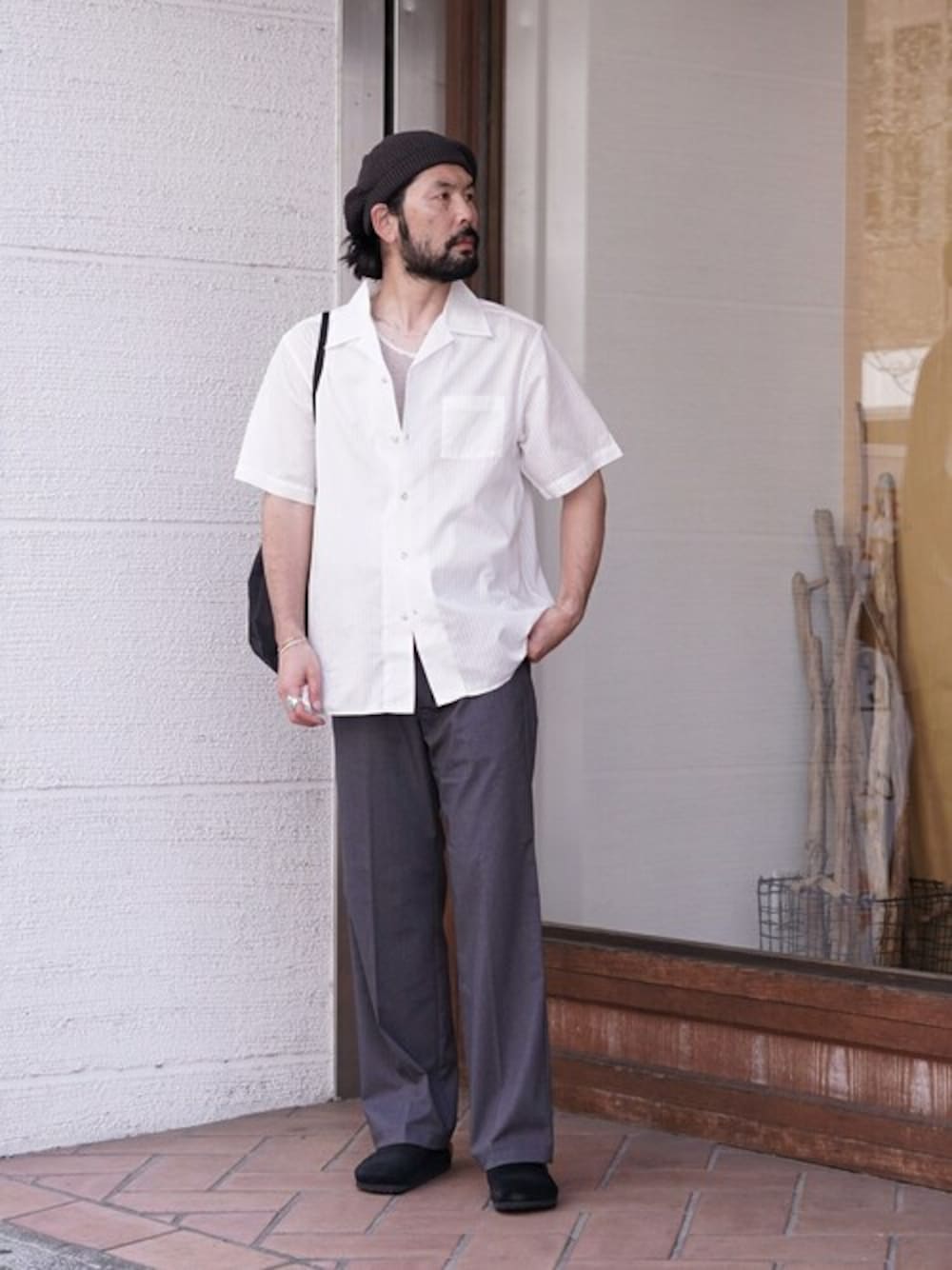 「Dickies、birkenstock、ワークパンツ、夏コーデ、半袖シャツ、PORT BY ARK、BALLAST ARK、バラストアーク、ノースリーブタンクトップ」｜「BALLAST ARKのBALLAST ARK / バラストアーク：DOBBY  DOT STRIPE S/S SHIRT：BA11-SH02[AST]（シャツ/ブラウス、ホワイト系）」を使った、ARKnets STAFFさん（メンズ・174cm）の春コーディネートの1枚目の写真