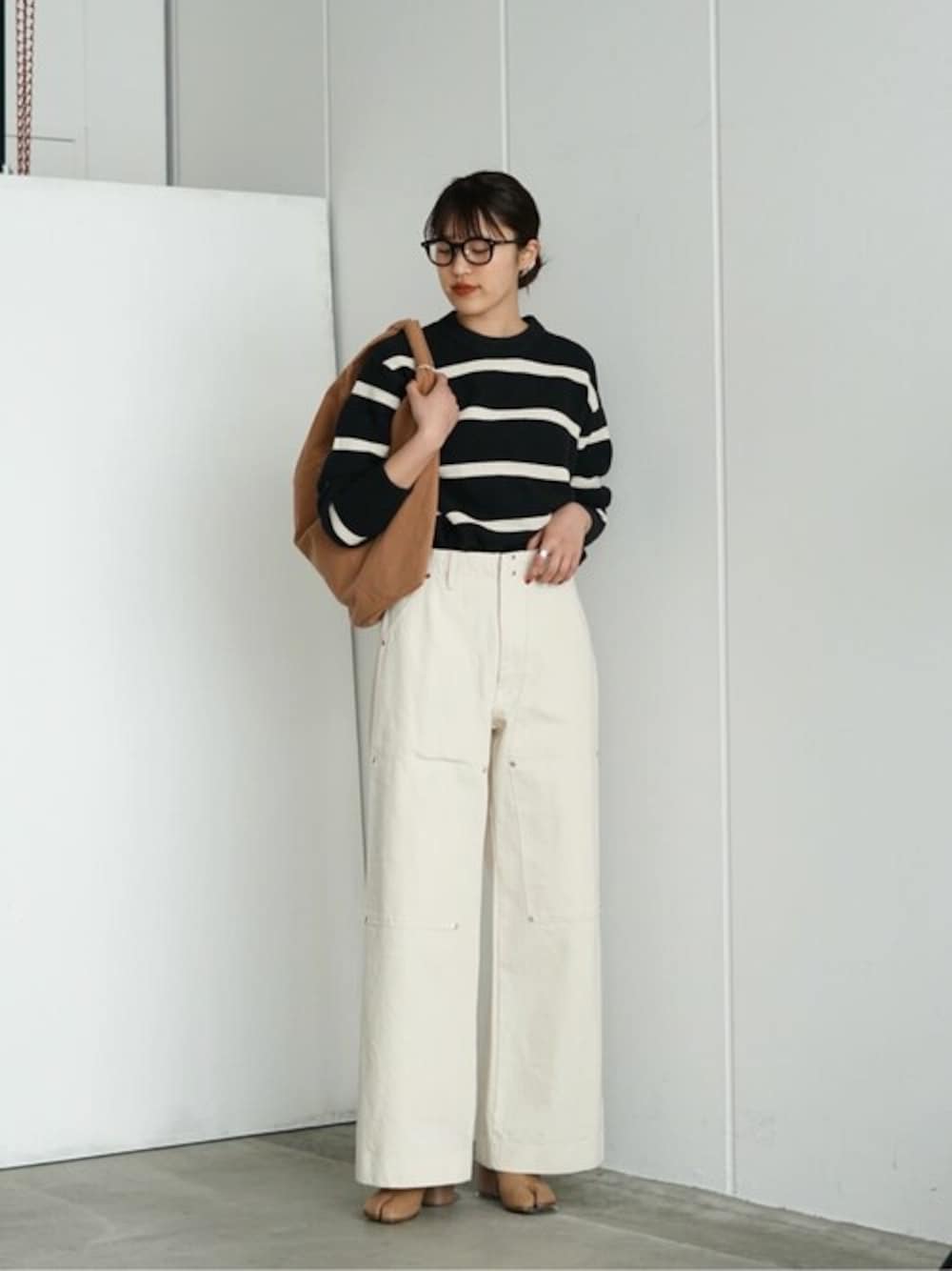 「ニット・セーター、ボーダー、デニムパンツ、Maison Margiela、TOMWOOD、TANAKA、BALLAST ARK、バラストアーク、mm6 Maison Margiela」｜「BALLAST ARKのBALLAST ARK / バラストアーク：COTTON LINEN BORDER KANOKO L/S KNIT：BA11-K001[AST]（ニット/セーター、ブラック系）」を使った、ARKnets STAFFさん（レディース・168cm）の春コーディネートの1枚目の写真