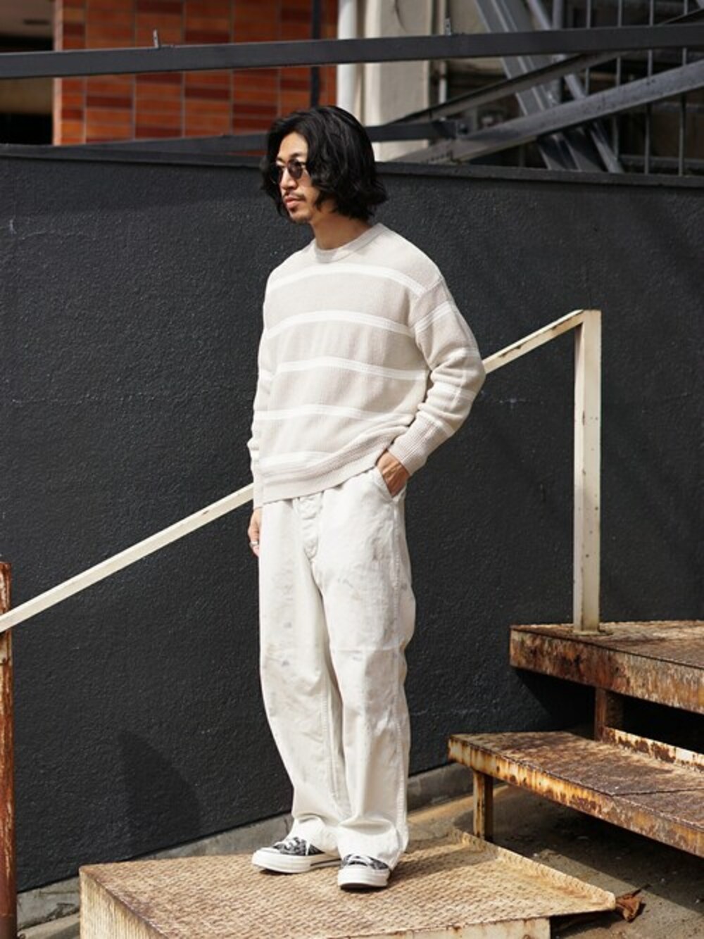 「カジュアル、ボーダー、ニットカーディガン、converse、l.l.bean、BALLAST ARK、バラストアーク、BOW WOW」｜「BALLAST ARKのBALLAST ARK / バラストアーク：COTTON LINEN BORDER KANOKO L/S KNIT：BA11-K001[AST]（ニット/セーター、ベージュ系）」を使った、ARKnets STAFFさん（メンズ・169cm）の春コーディネートの1枚目の写真