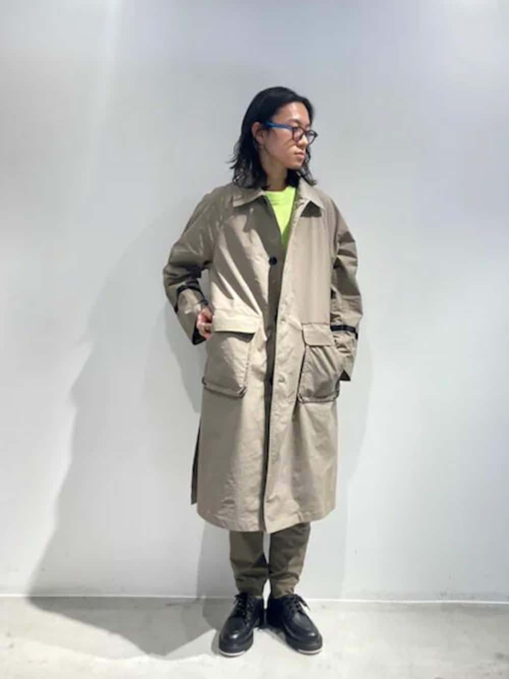 「ニット、グラデーション、春アウター、春ニット、春コーデ、footstockoriginals、ファイヤーマンコート」｜「LOVELESSのアイテム（その他パンツ、グリーン系）」を使った、Kiyoさん（メンズ・173cm）の冬コーディネートの1枚目の写真