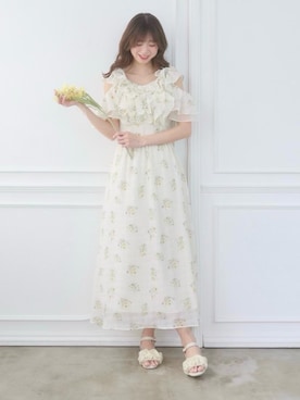 「MAJESTIC LEGON（マジェスティックレゴン）のローヒールフリルビジューサンダル（サンダル、ホワイト系）」を使った、hisaneさん（メンズ・165cm）の春コーディネート