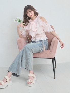 「MAJESTIC LEGON（マジェスティックレゴン）のスリットビジューフレアデニムパンツ（デニムパンツ、ブルー系）」を使った、hisaneさん（メンズ・165cm）の春コーディネート