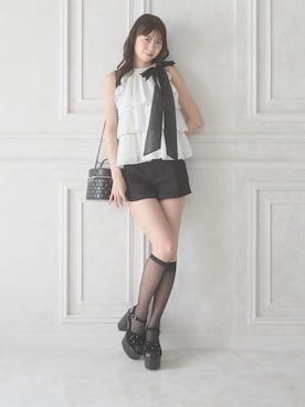 「MAJESTIC LEGON（マジェスティックレゴン）の軽盛れヒールビジューサンダル（サンダル、ブラック系）」を使った、hisaneさん（メンズ・165cm）の春コーディネート