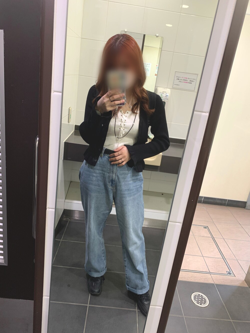 「きれいめカジュアル、オトナカジュアル、ootd、休日コーデ、低身長コーデ、夏、プチプラ、ブラック、モノトーン」｜「GRLのハイウエストストレートデニムパンツ（デニムパンツ、ブルー系）」を使った、yuiさん（レディース・153cm）の春コーディネートの1枚目の写真
