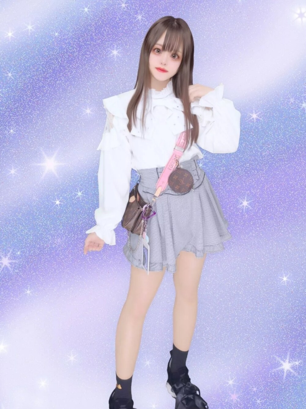 「ライヴ参戦、推し活、量産型、量産型オタク、ガーリー、キレイめ、スカパン、リボン、リボンブラウス、バレエコア」｜「merry jennyのリボンスニーカー（スニーカー、ブラック系）」を使った、ねむりさん（レディース・155cm）の夏コーディネートの1枚目の写真