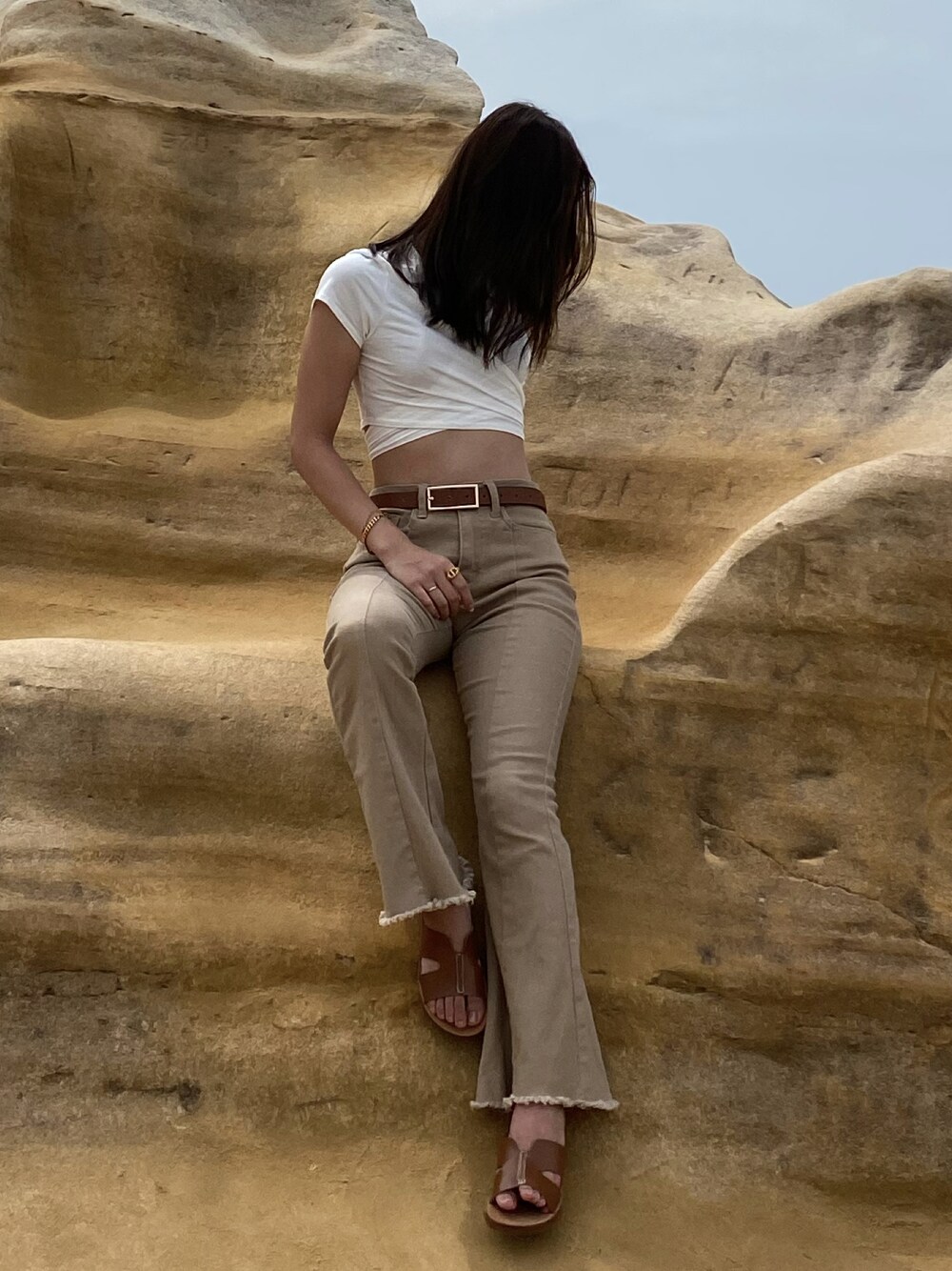 「pants、fringe、shein、summer、ootd、daily look、夏コーデ、おしゃれさんと繋がりたい、フリンジパンツ、フリンジ、海外、海外系ファッション、外国人風、プチプラコーデ、プチプラ」｜「sheinのアイテム（Tシャツ/カットソー、ホワイト系）」を使った、noahさん（レディース・153cm）の冬コーディネートの1枚目の写真